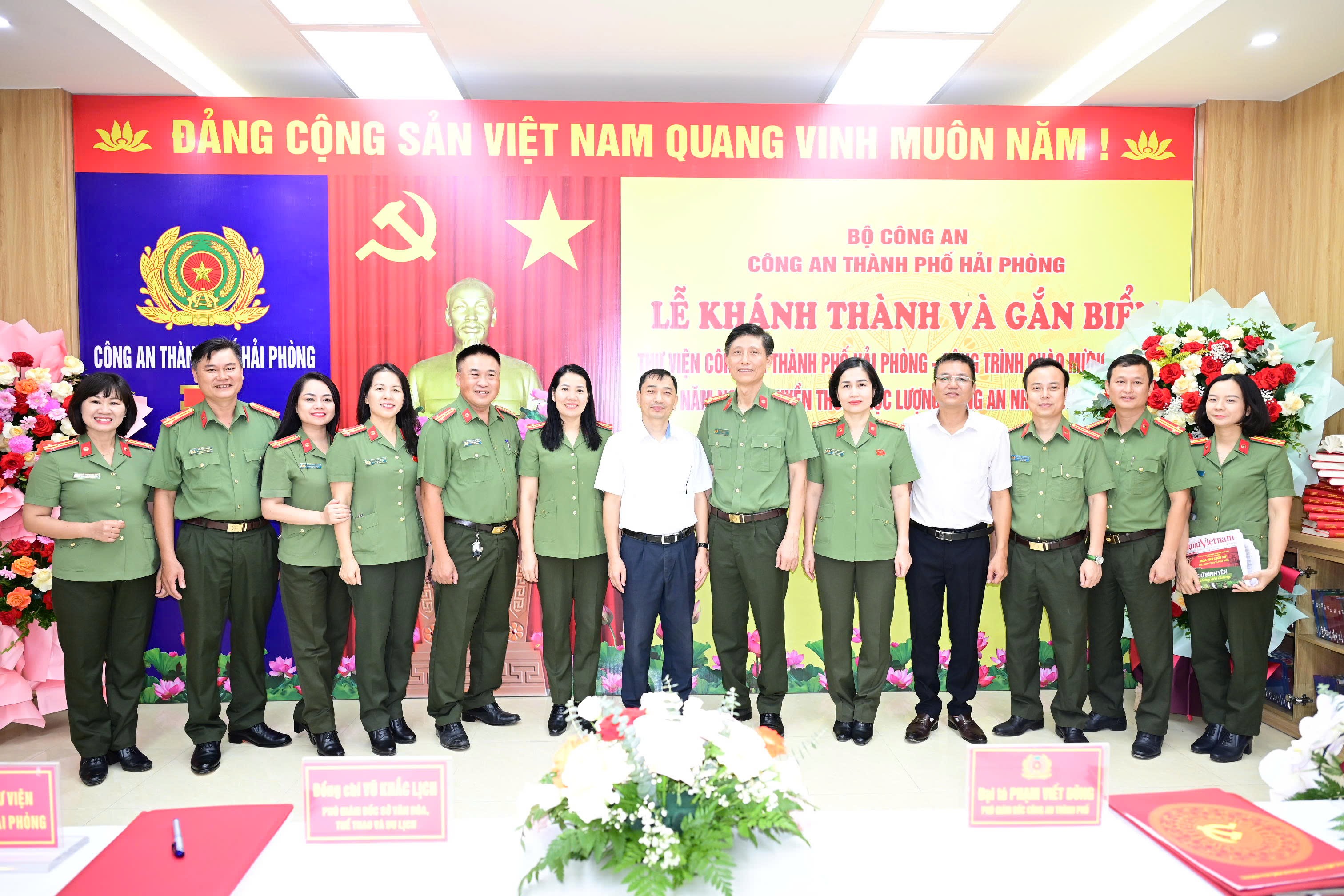 Khánh thành Thư viện CATP – Công trình chào mừng 80 năm Ngày truyền thống CAND Việt Nam
